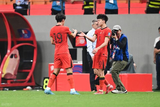郑智or陈涛？曝国足中方某助教将临时挂帅率队出战东亚杯