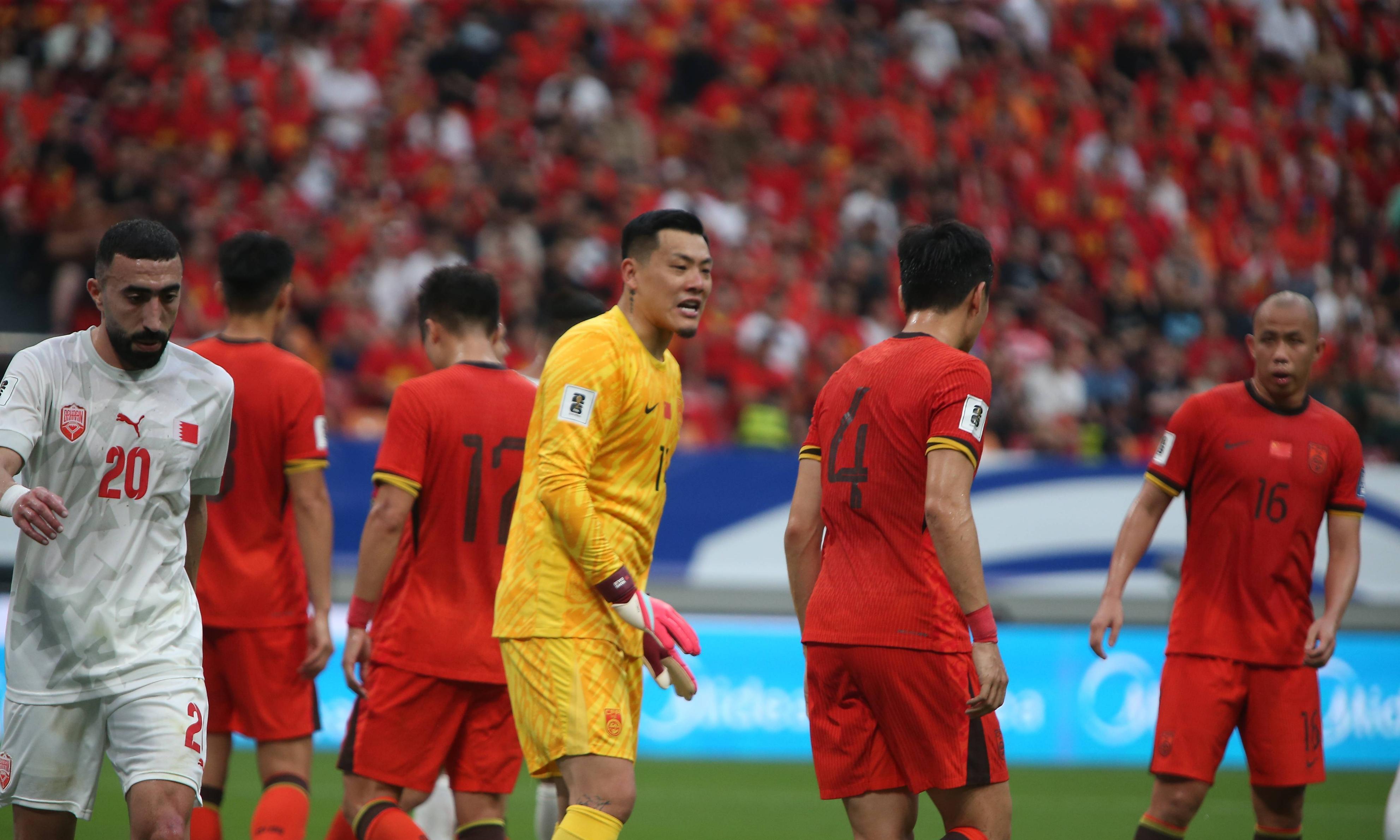 关于日本1-0韩国！卫冕东亚杯+3次夺冠超国足，30岁混血射手5球夺金靴的信息