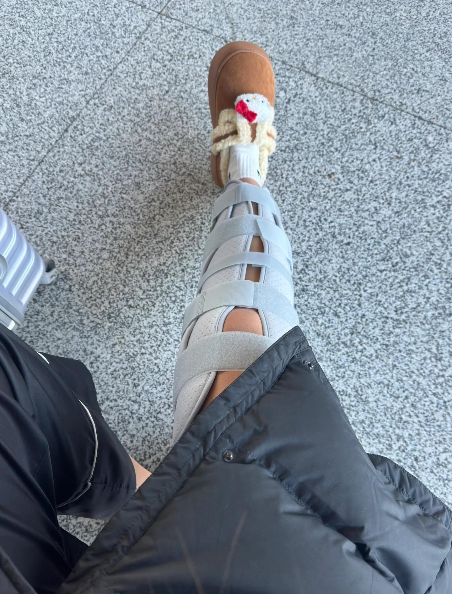 包含乔治近期训练受伤已接受左膝关节镜手术的词条