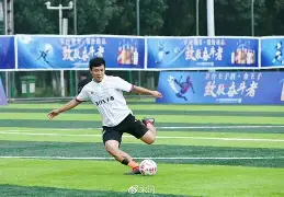 费尔比达取得胜利，领先一步前行