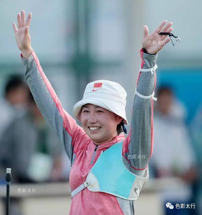 精彩对决！射箭女将获得银牌